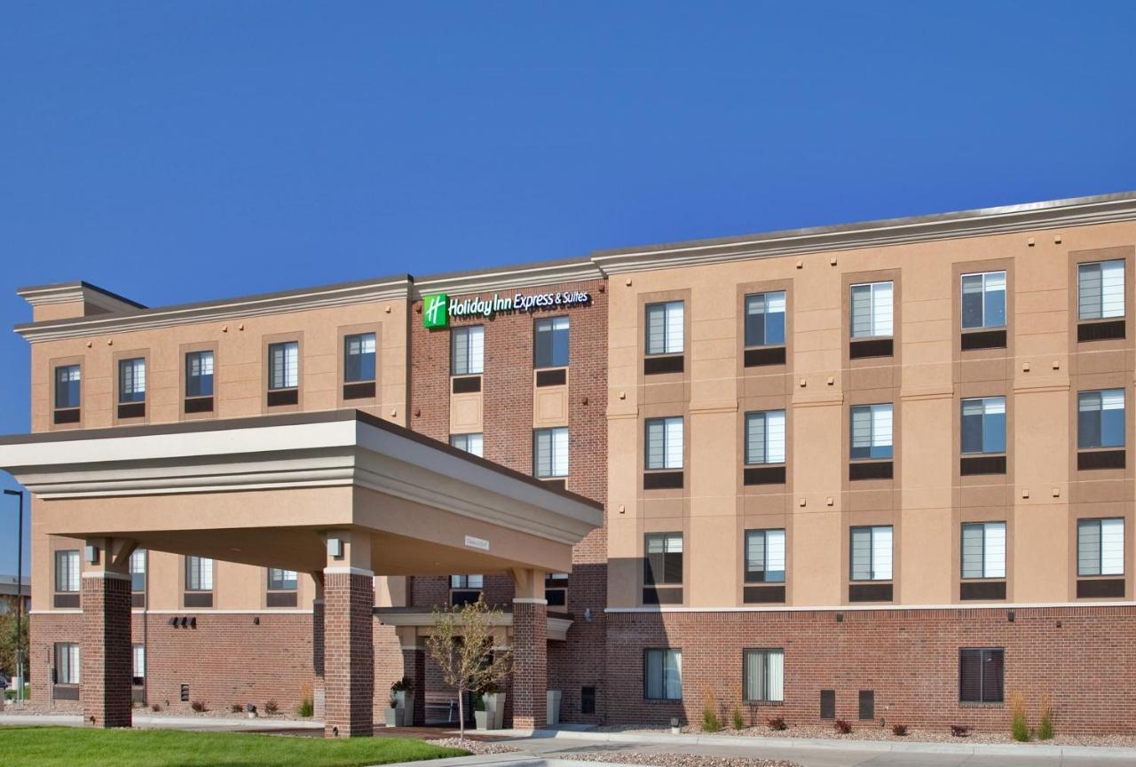 Hotel Express And Airport By Ihg Lincoln